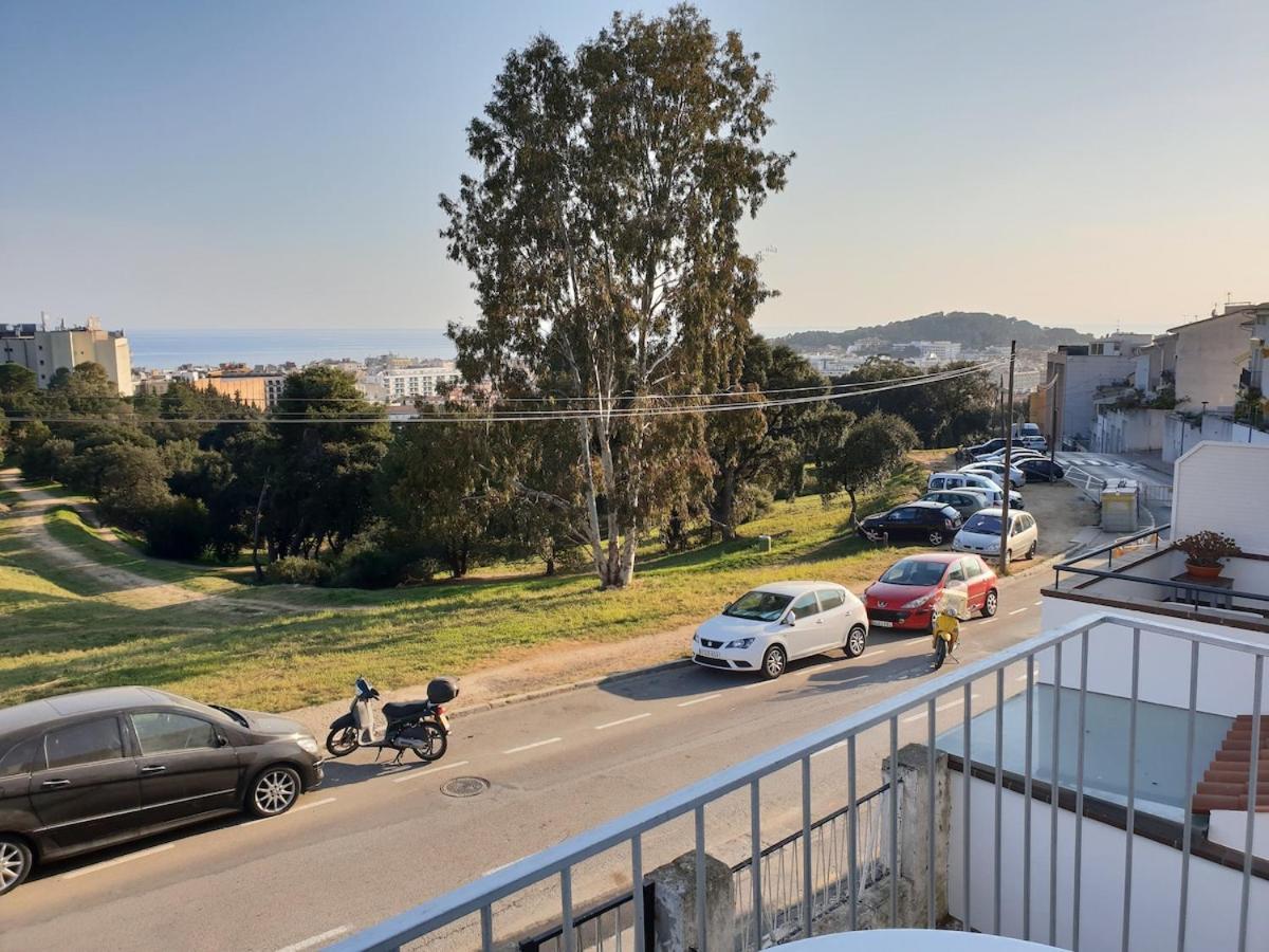 Apartamentos Juan Jose Lloret de Mar Bagian luar foto