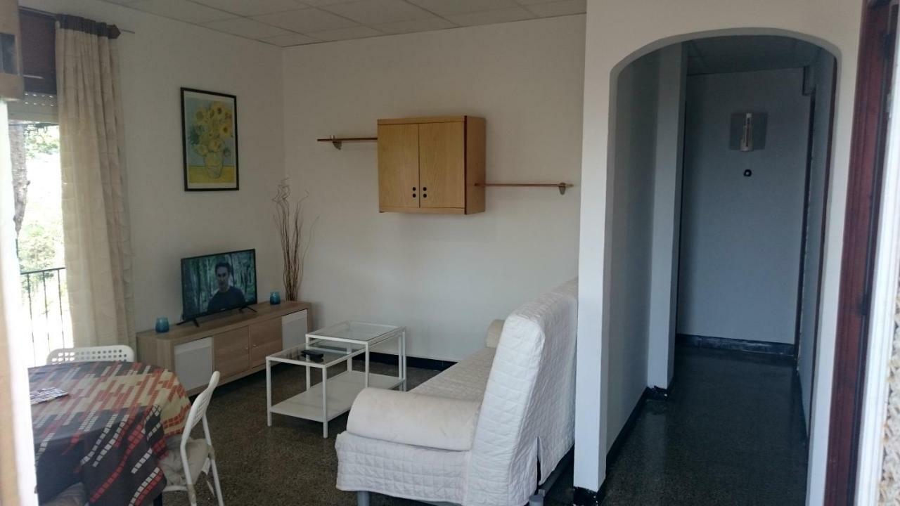 Apartamentos Juan Jose Lloret de Mar Bagian luar foto
